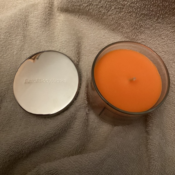 Bath & Body Works MANGO DRAGON FRUIT Candle 1 wick 4 oz. - Picture 2 of 3